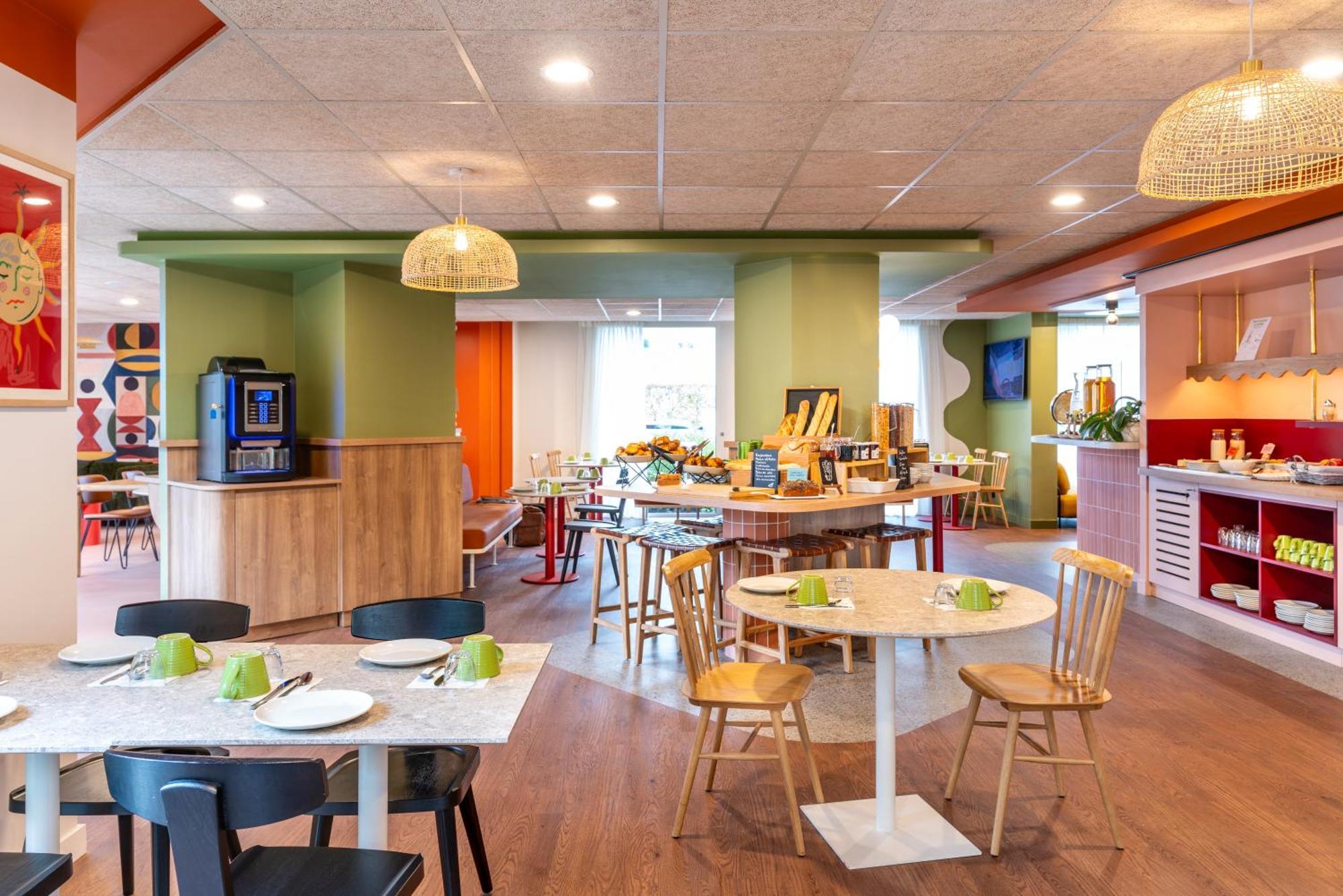 ホテル Ibis Styles Prevessin Geneve Aeroport エクステリア 写真