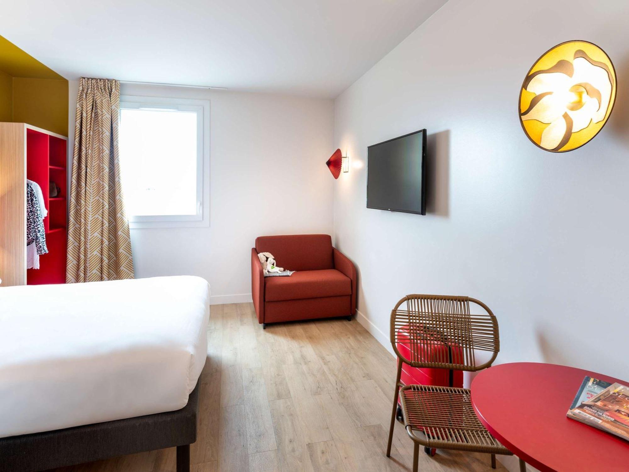 ホテル Ibis Styles Prevessin Geneve Aeroport エクステリア 写真