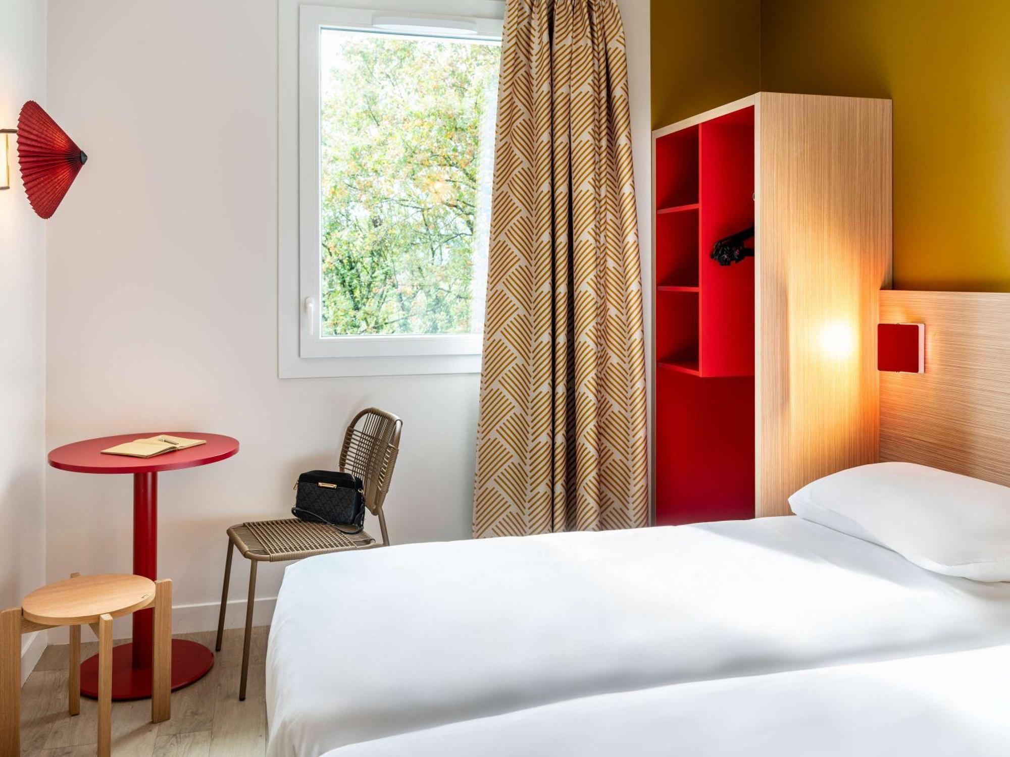 ホテル Ibis Styles Prevessin Geneve Aeroport エクステリア 写真